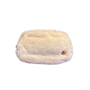 Lululemon plush fleece everywhere belt bag bone cream silver crossbody